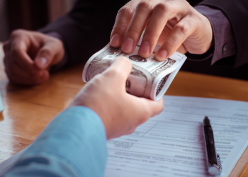 truffe porta a porta luce gas come riconoscerle