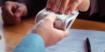 truffe porta a porta luce gas come riconoscerle