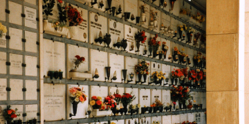 Concessione cimiteriale in scadenza e rinnovo del loculo