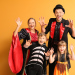 Costumi e decorazioni di Halloween con etichette e avvertenze di sicurezza