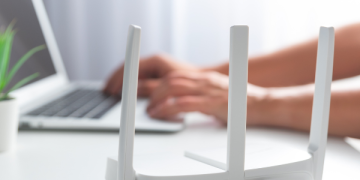 Trasloco linea internet in ritardo con router scollegato e scatoloni