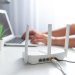Trasloco linea internet in ritardo con router scollegato e scatoloni